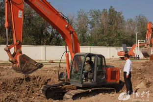 中国空军与蓝翔强强联手 挖掘机技术的新篇章